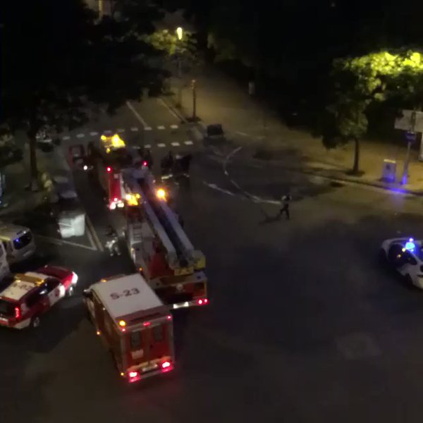 Video from the center of Barcelona, where a police intervention takes place at the Sagrada Familia cathedral