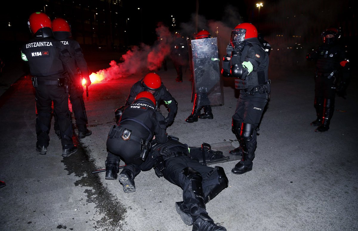 between spartak moscow and athletic fans leaves police officer