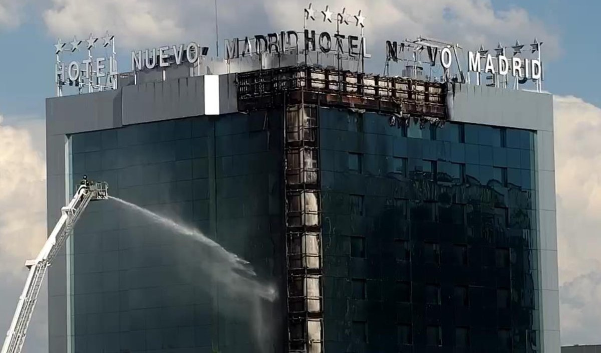 The Hotel Nuevo Madrid fire can be seen differently from different points in the north of the city & clearly from the M30, very close to the hotel  Small fire under control and  everyone well, they write from the official hotel account  Spain 