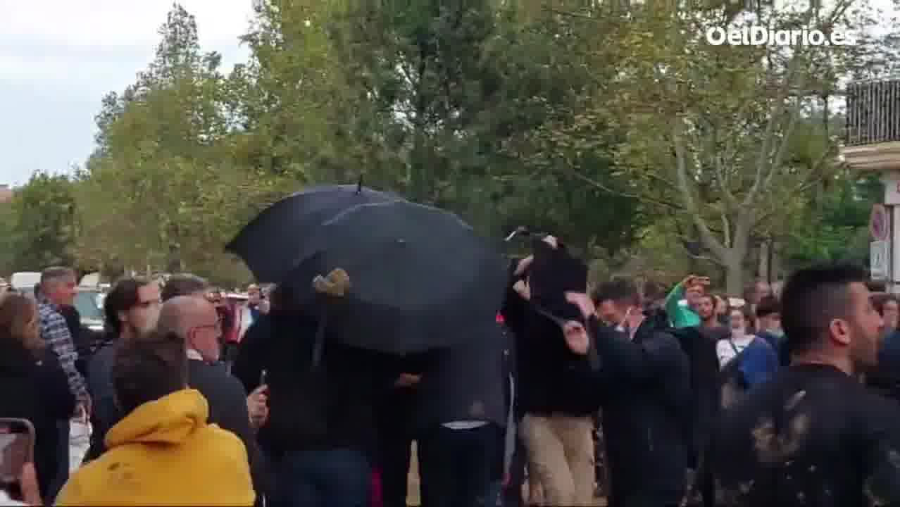 Spain's king getting pelted by mud from angry protesters  in a suburb of Valencia, badly hit by last week's devastating floods